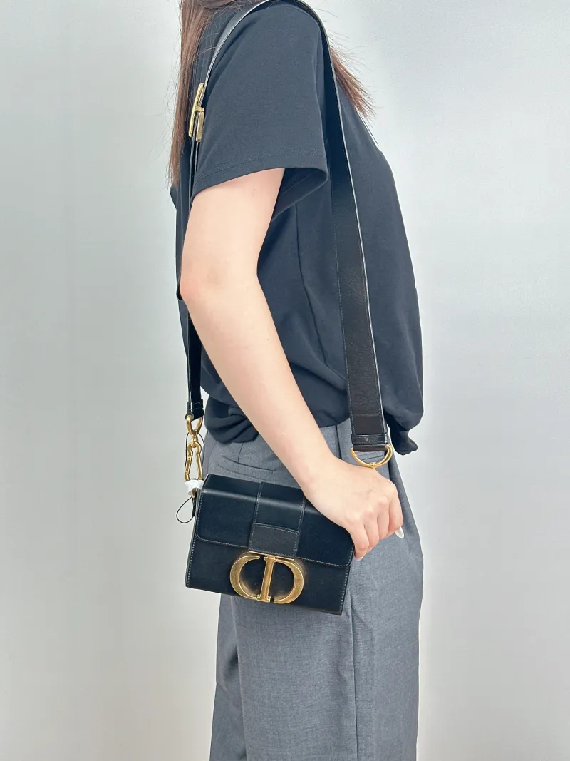 DIOR Crossbody Bag30Montaigne 30 Box Box Black Calfskinmini17.5 × 5 × 11.5 cm — on-model view 2 of 2