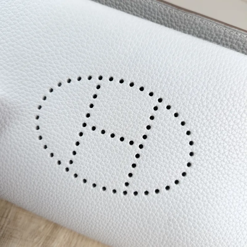 Hermès Crossbody Bag Videpoches M4 One Size 21 × 4 × 14 cm B — detail view 4 of 12