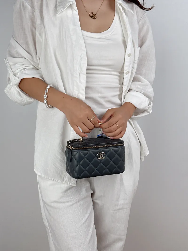 Chanel Crossbody Bag Edition Grey Lambskinmini16 × 8 × 9.5 cm — on-model view 1 of 2