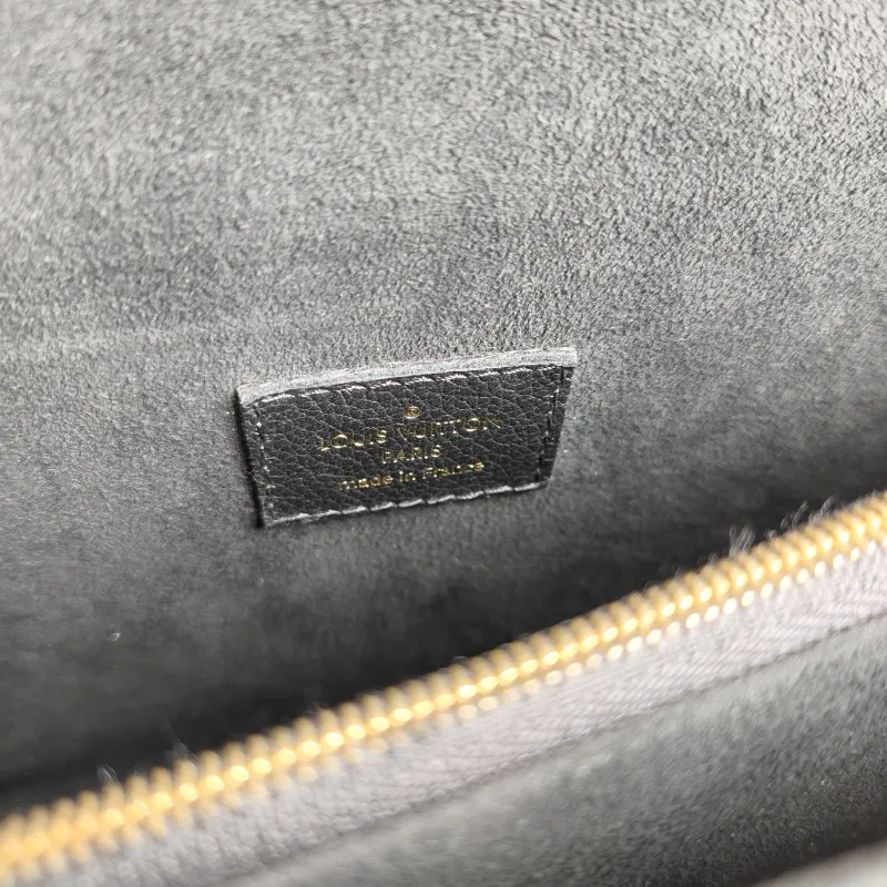 Louis Vuitton Crossbody Bag VICTOIRE Monogram PVC 27 × 10 × 17 cm — detail view 3 of 11