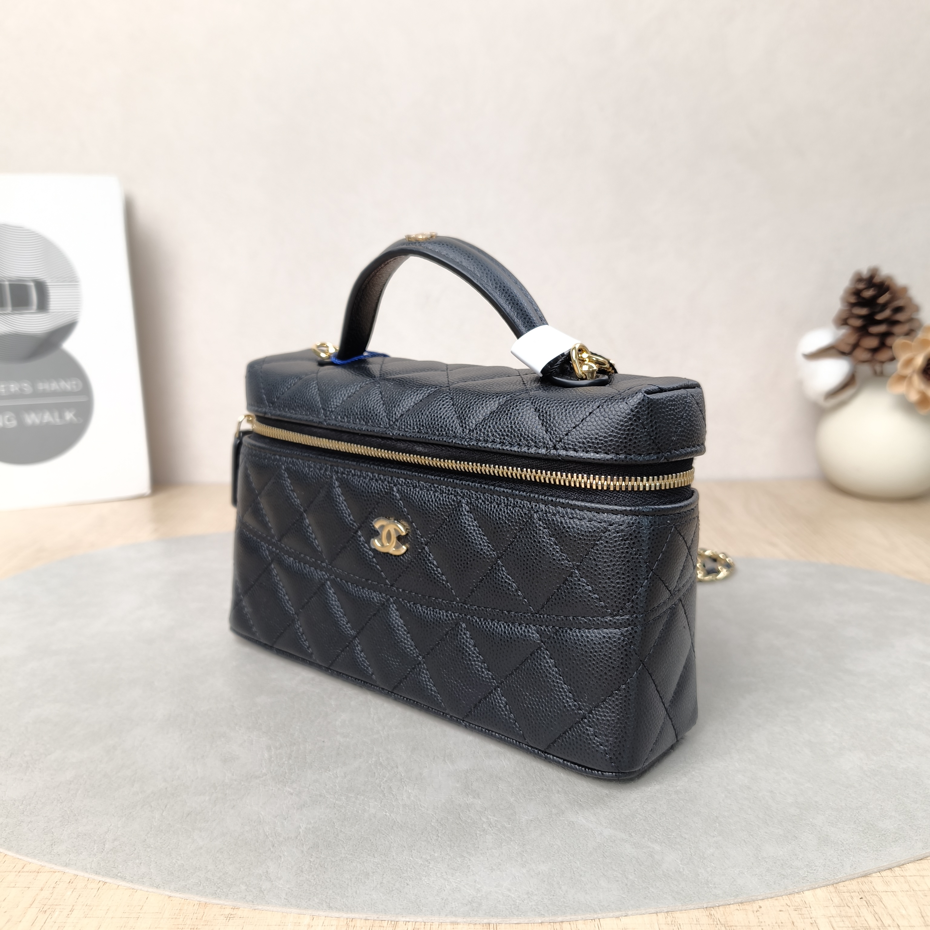 Chanel Top Handle Bag lp Black Grained Calfskin19.5 × 5 × 17 cm — cover view 2 of 6