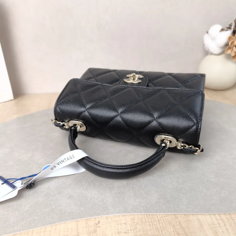 Chanel Crossbody Bag Edition mini Black Grained Calfskin mini 20 × 8 × 12.5 cm — detail view 5 of 15
