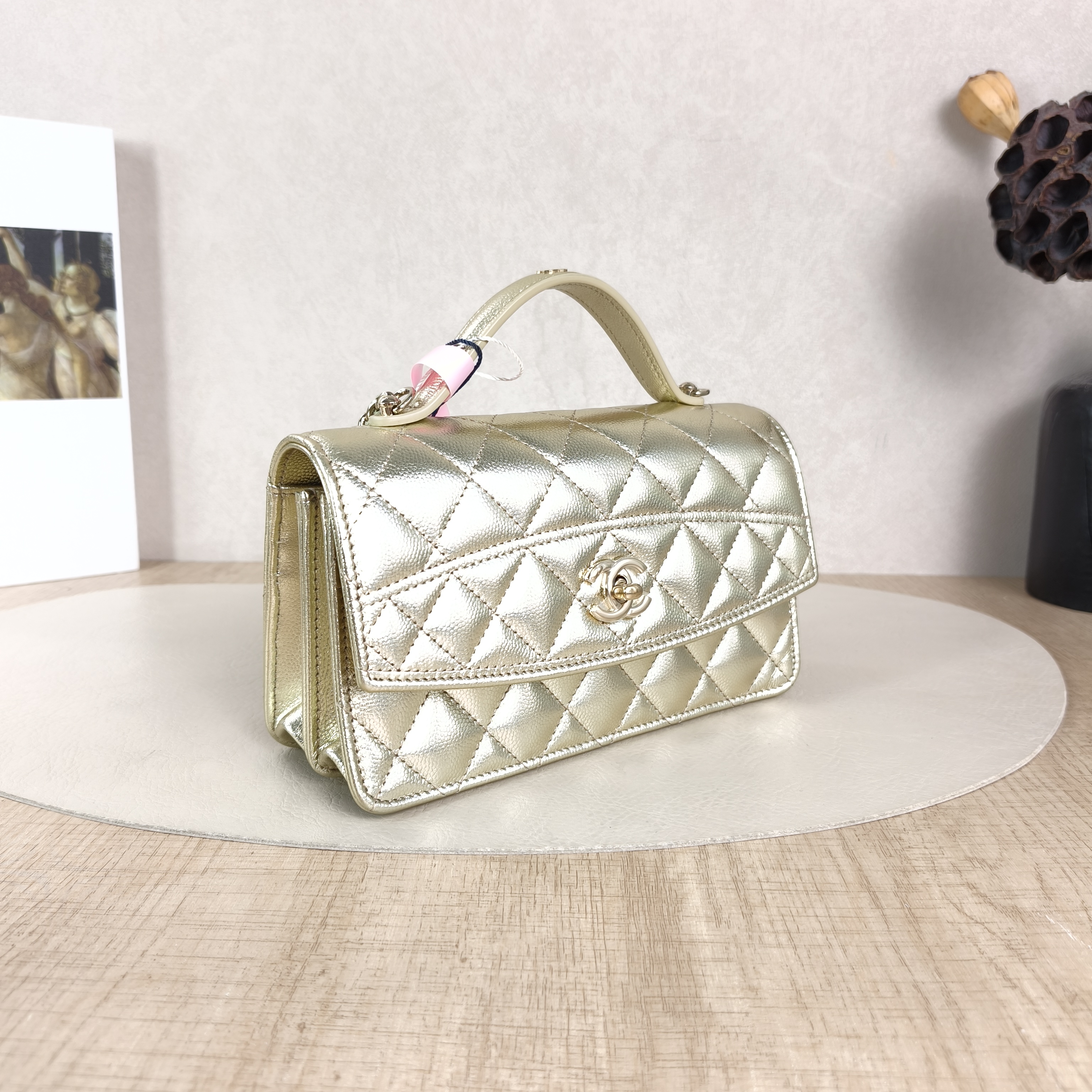 Chanel Crossbody Bag26c Gold Grained Calfskin One Size18.5 × 6 × 11 cm — cover view 6 of 6