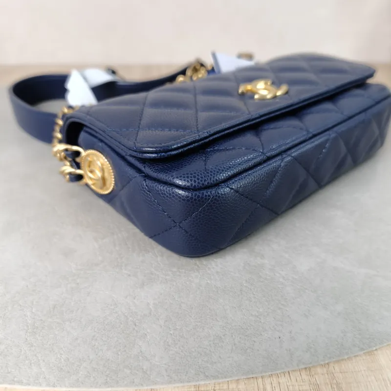 Chanel Crossbody Bagcf Crossbody Bag Blue Grained Calfskin One Size17.5 × 4 × 10 cm — detail view 6 of 12