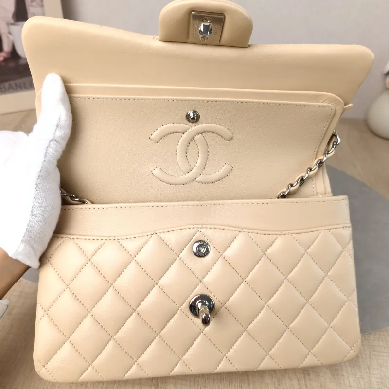 Chanel Crossbody Bag Classic Flap CF Beige Lambskin Small 23 × 6 × 14.5 cm 31 — detail view 16 of 16