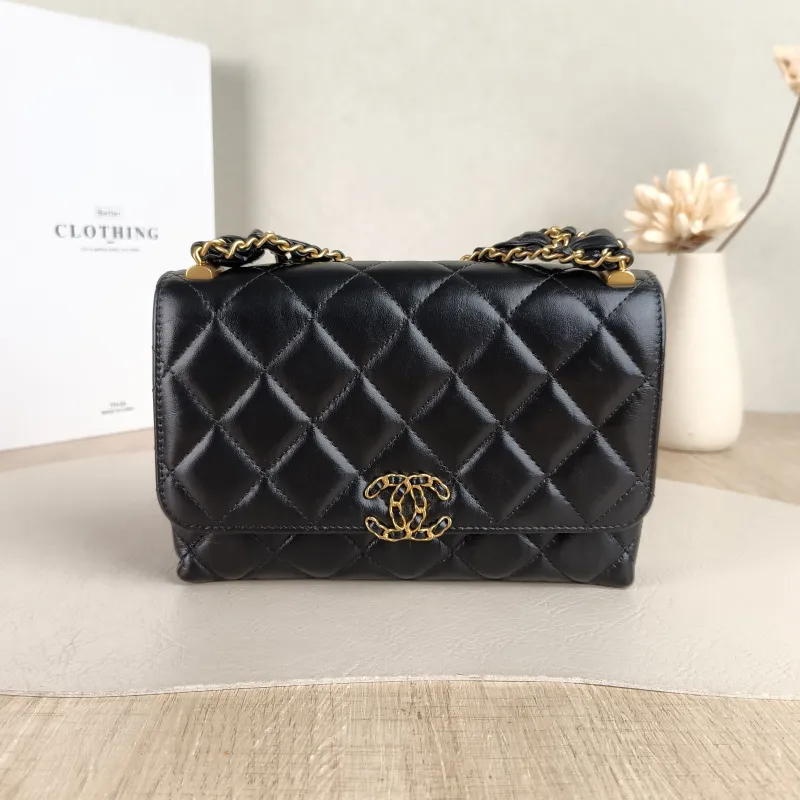 Chanel Crossbody Bag 23k 19 hobo Black Calfskin One Size 18 × 4 × 12 cm