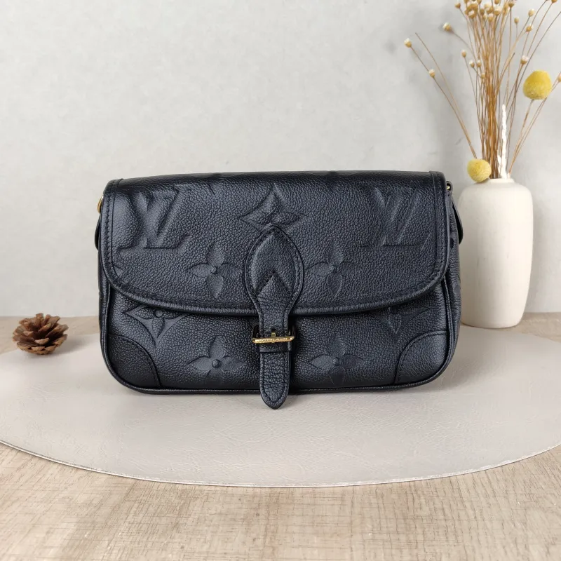 Louis Vuitton Crossbody Bag Diane Baguette Bag Black Empreinte Embossed Calfskin Monogram Small24 × 9 × 15 cm