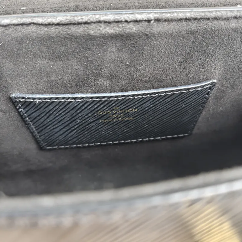 Louis Vuitton Crossbody Bag Twist Black Epi Embossed Calfskin Medium 23 × 9.5 × 17 cm — detail view 11 of 12