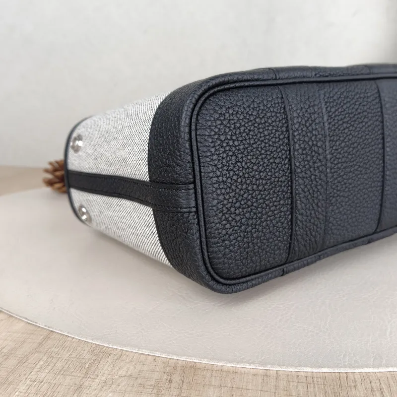 Hermès Top Handle Bag Neo Garden 23 Mini Black · Beige Canvas · Negonda Calfskin Mini 23 × 10 × 16 cm G — detail view 7 of 8