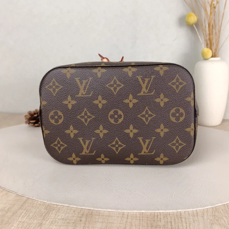 Louis Vuitton Crossbody Bag NÉONOÉ Bucket Bag BB Monogram PVC BB 20 × 13 × 20 cm — cover view 3 of 5