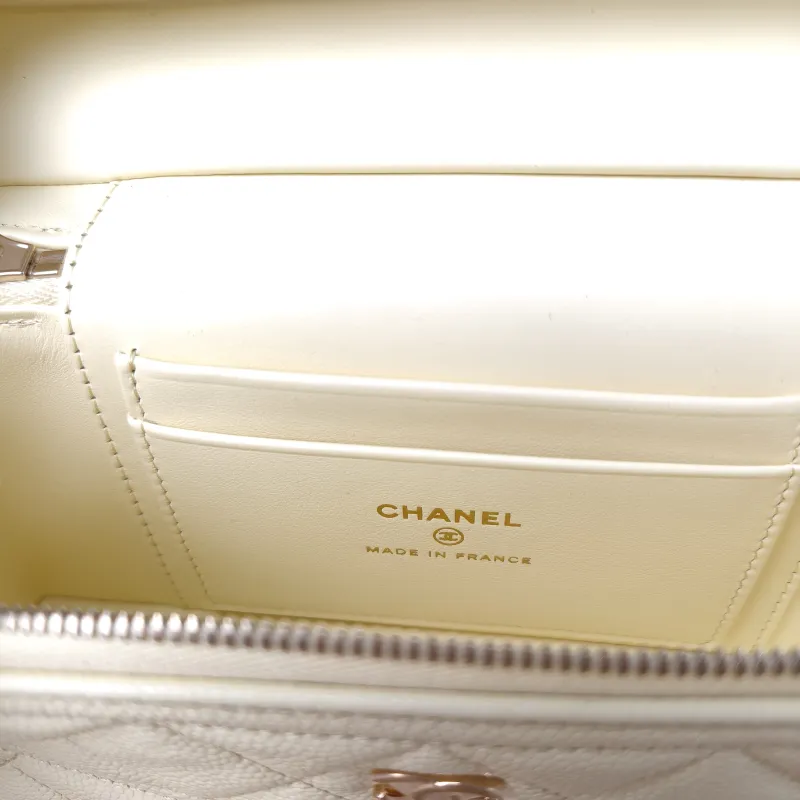 Chanel Crossbody Bag lp Yellow Grained Calfskin One Size 19.5 × 5 × 17 cm — detail view 5 of 11