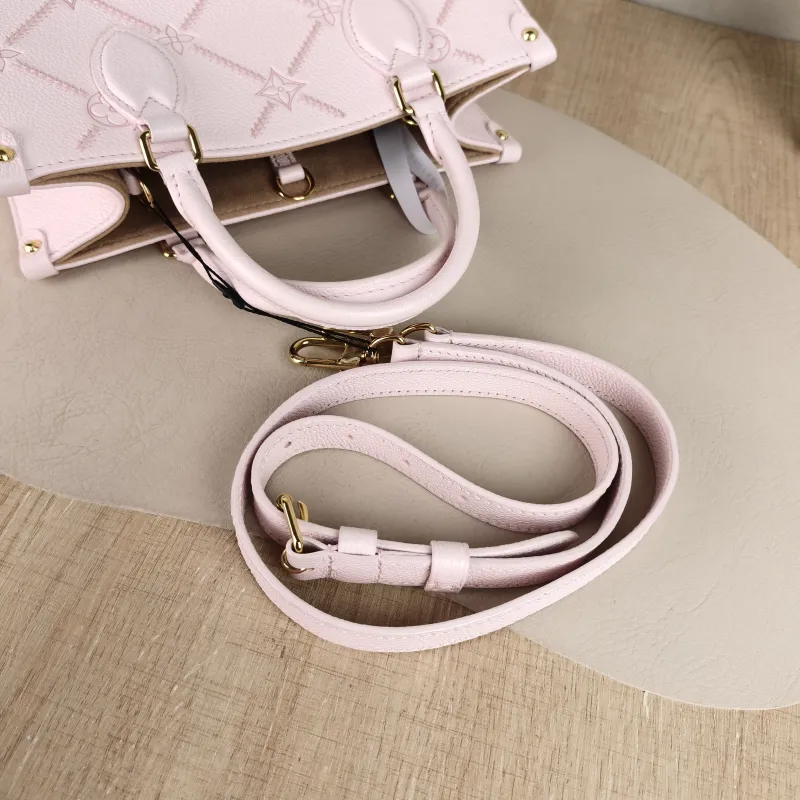 Louis Vuitton Shoulder Bag Onthego Pink Calfskin Small 25 × 11.5 × 19 cm — detail view 2 of 11