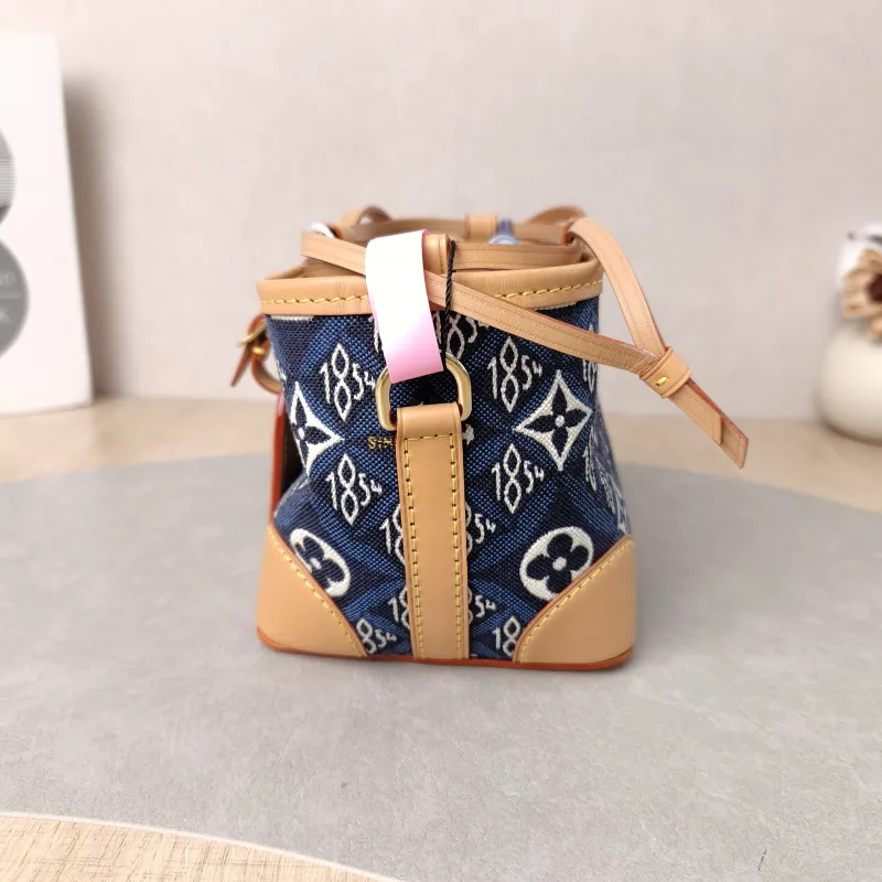 Louis Vuitton Crossbody Bag NOÉ PURSE 1854 Mini 11.5 × 11.5 × 12 cm — detail view 4 of 10