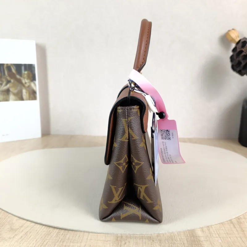 Louis Vuitton Crossbody Bag Locky BB Caramel PVC BB 20 × 7.5 × 16 cm — detail view 9 of 14