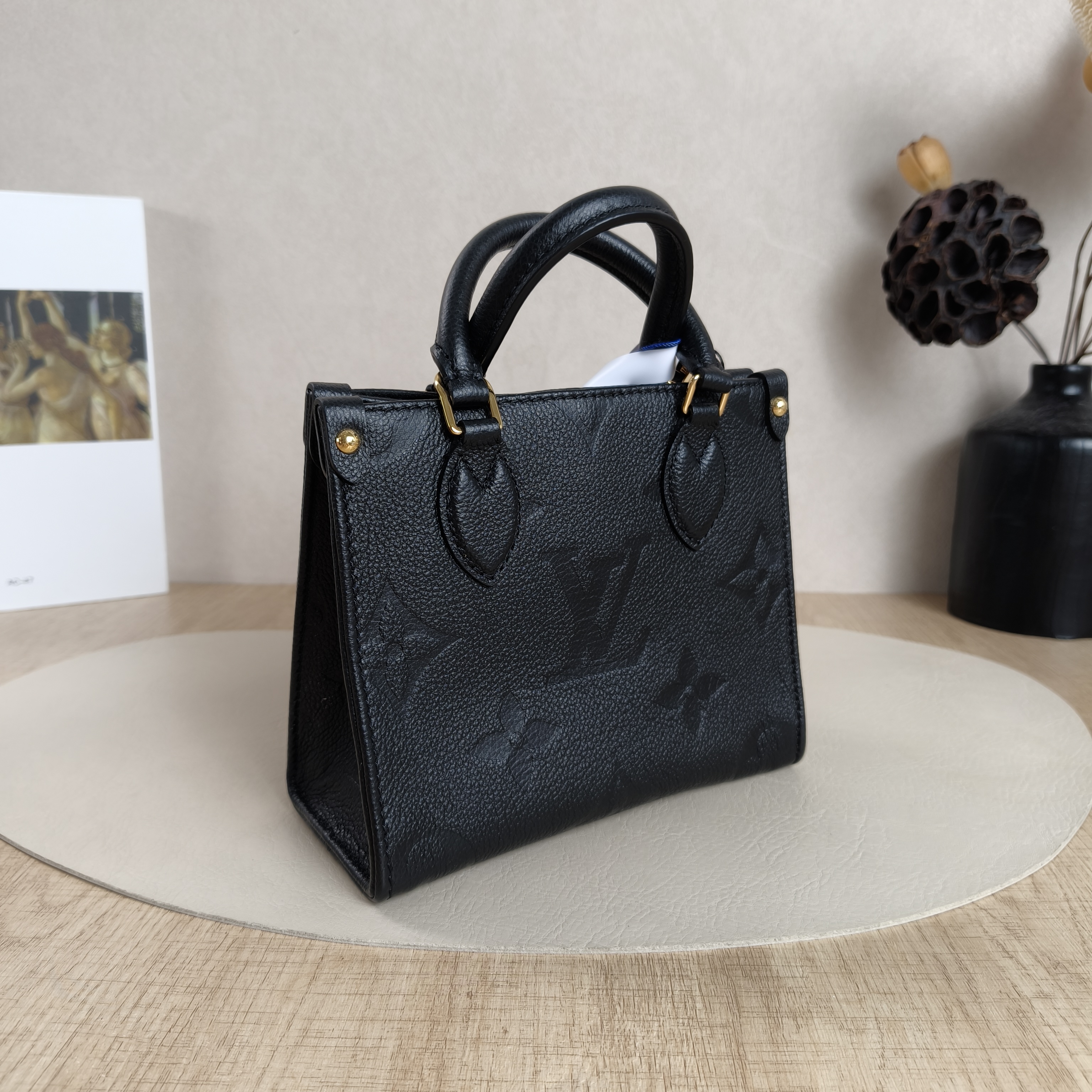 Louis Vuitton Crossbody Bag Onthego BB Black Monogram Empreinte Embossed Calfskin BB18 × 8.5 × 15 cm — cover view 10 of 10
