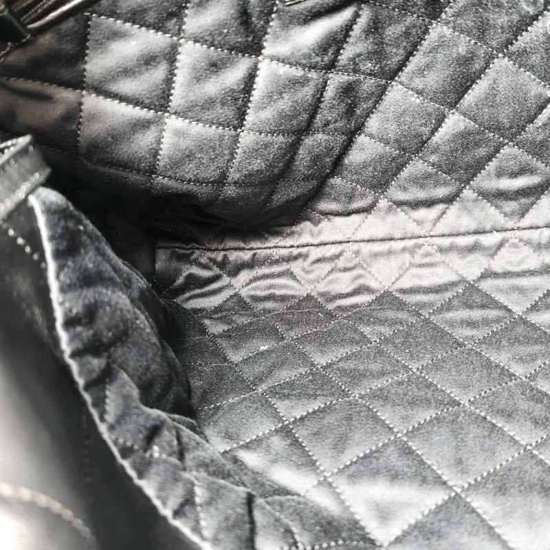 Chanel Shoulder Bag 22Bag Black CC alfskin Small 35 × 7 × 37 cm — detail view 6 of 14
