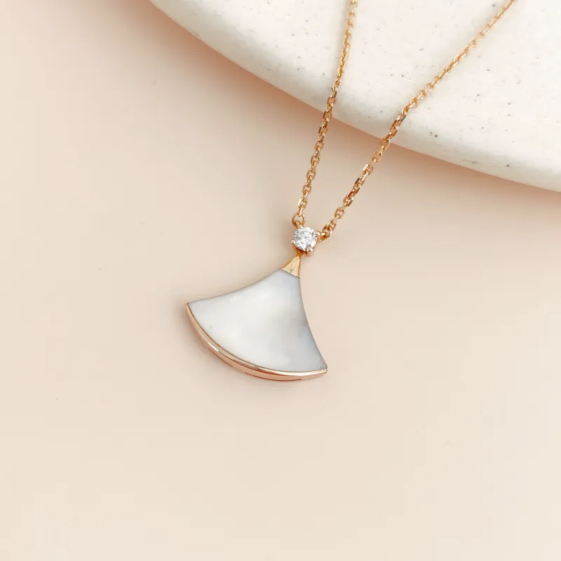 Bvlgari Necklace DIVAS’ DREAM Collection Pearl White Mother-of-Pearl Diamond18KR ose Gold Medium44cm — cover view 8 of 8
