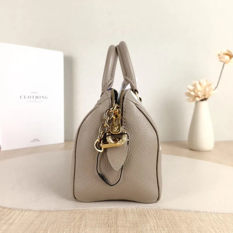 Louis Vuitton Crossbody Bag Speedy20 · White Monogram Empreinte Embossed Calfskin Small 20.5 × 12 × 13.5 cm — detail view 10 of 10
