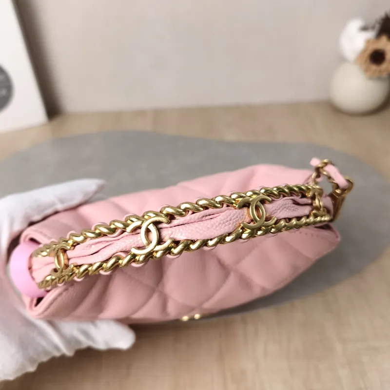 Chanel Crossbody Bag Woven Pink Grained Calfskin One Size18.5 × 7 × 14.5 cm — detail view 7 of 12