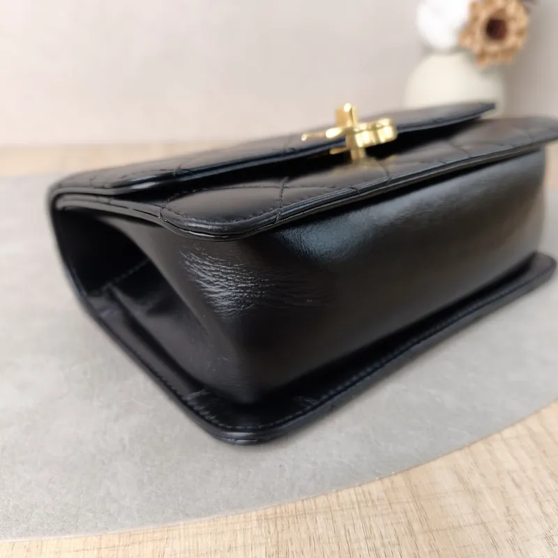 Chanel Crossbody Bag Black Calfskin Small19 × 8 × 12 cm — detail view 8 of 11