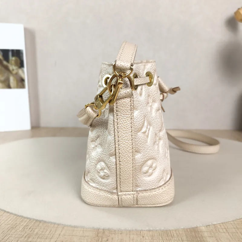 Louis Vuitton Shoulder Bag Petit Noé Bucket Bag Vintage Small 24 × 18 × 27 cm — detail view 8 of 11