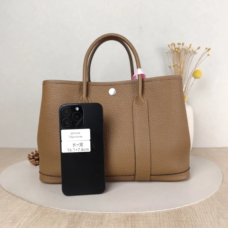 Hermès Top Handle Bag Garden Party 30 30 Negonda Calfskin Medium 30 × 13 × 21 cm B — cover view 3 of 5
