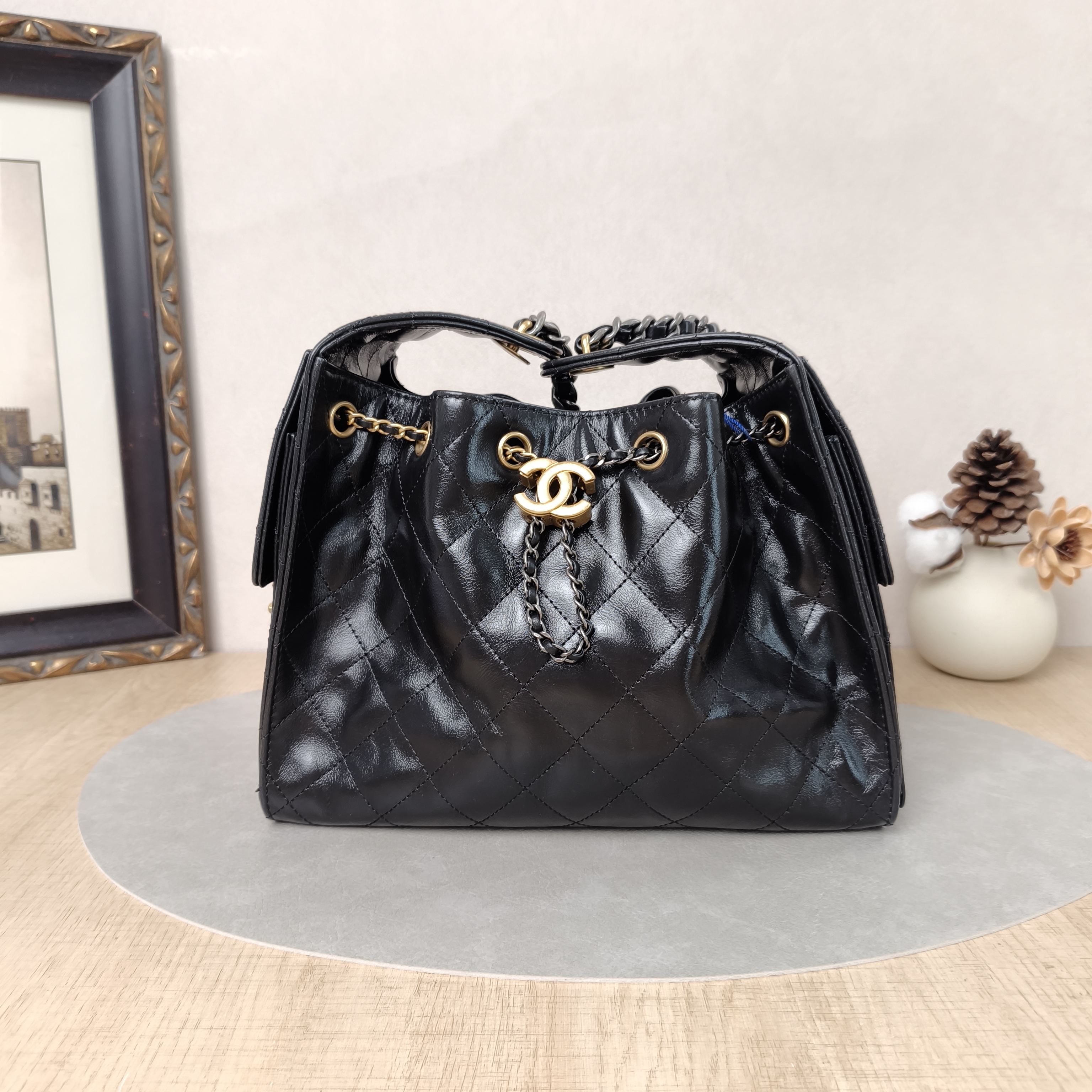 Chanel Shoulder Bag25Bag Black Waxed Leather Calfskin Small26 × 14 × 30 cm