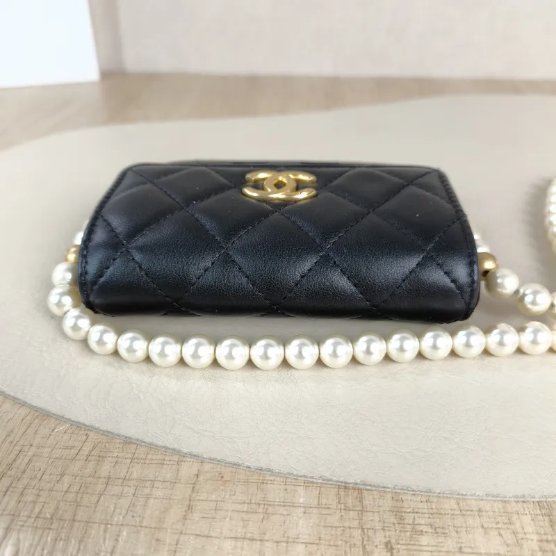 Chanel Crossbody Bag Pearl Crossbody Bag Black Calfskin One Size12 × 4 × 9 cm — detail view 11 of 11