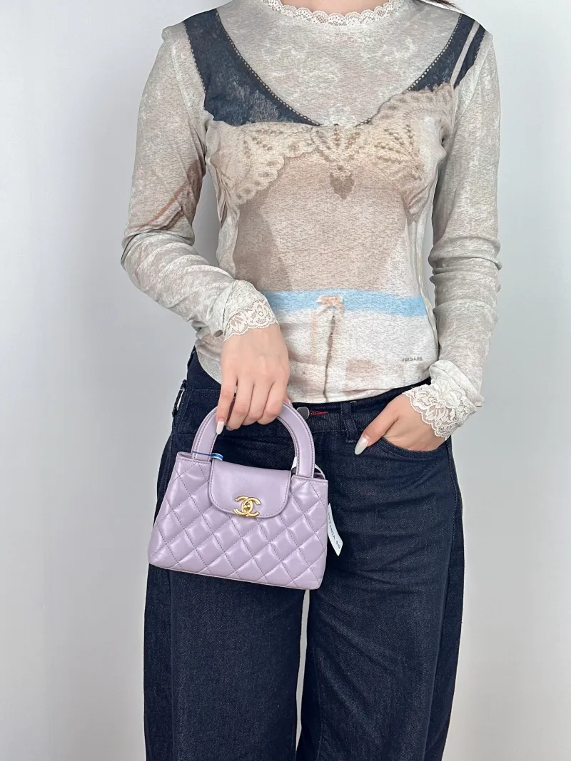 Chanel Crossbody Bag Kelly Waxed Leathermini19 × 7 × 13 cm — on-model view 2 of 3