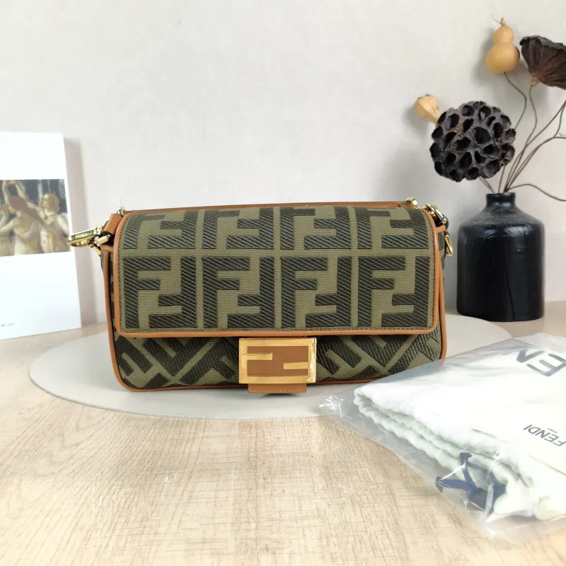 FENDI Crossbody Bag Baguette Baguette Bag Green Canvas Medium27 × 6 × 15 cm — cover view 6 of 6