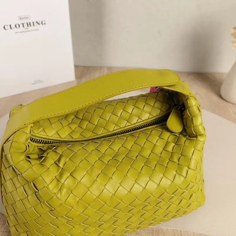 Bottega Veneta Top Handle Bag Wallace Woven Vanity Case Bag Green Calfskin Medium20 × 9.5 × 13 cm — detail view 6 of 11