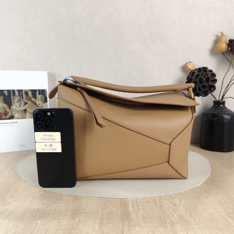 LOEWE Shoulder Bag Puzzle Brown CC alfskin Medium 29 × 14 × 19.5 cm — cover view 3 of 6