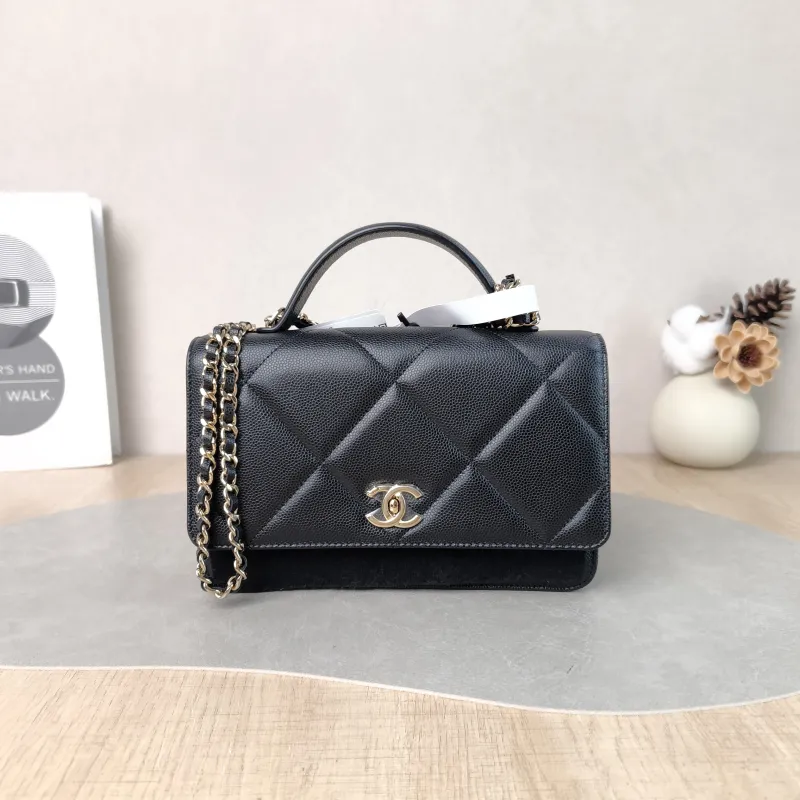 Chanel Crossbody Bag 25k woc Black Calfskin 19.2 × 3.5 × 12.3 cm