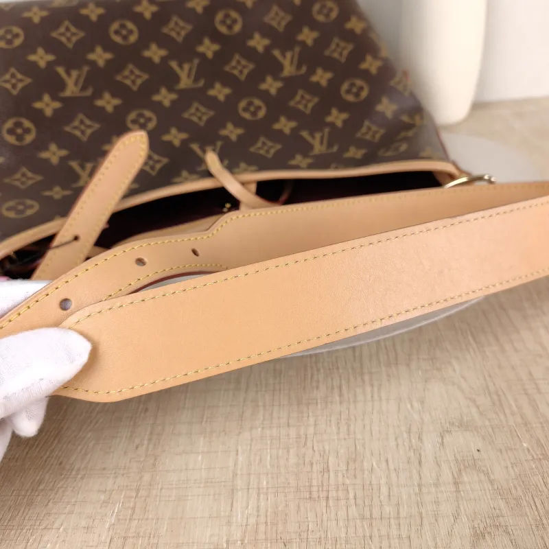 Louis Vuitton Crossbody Bag Carryall Monogram PVC Small 29 × 12 × 24 cm — detail view 2 of 11