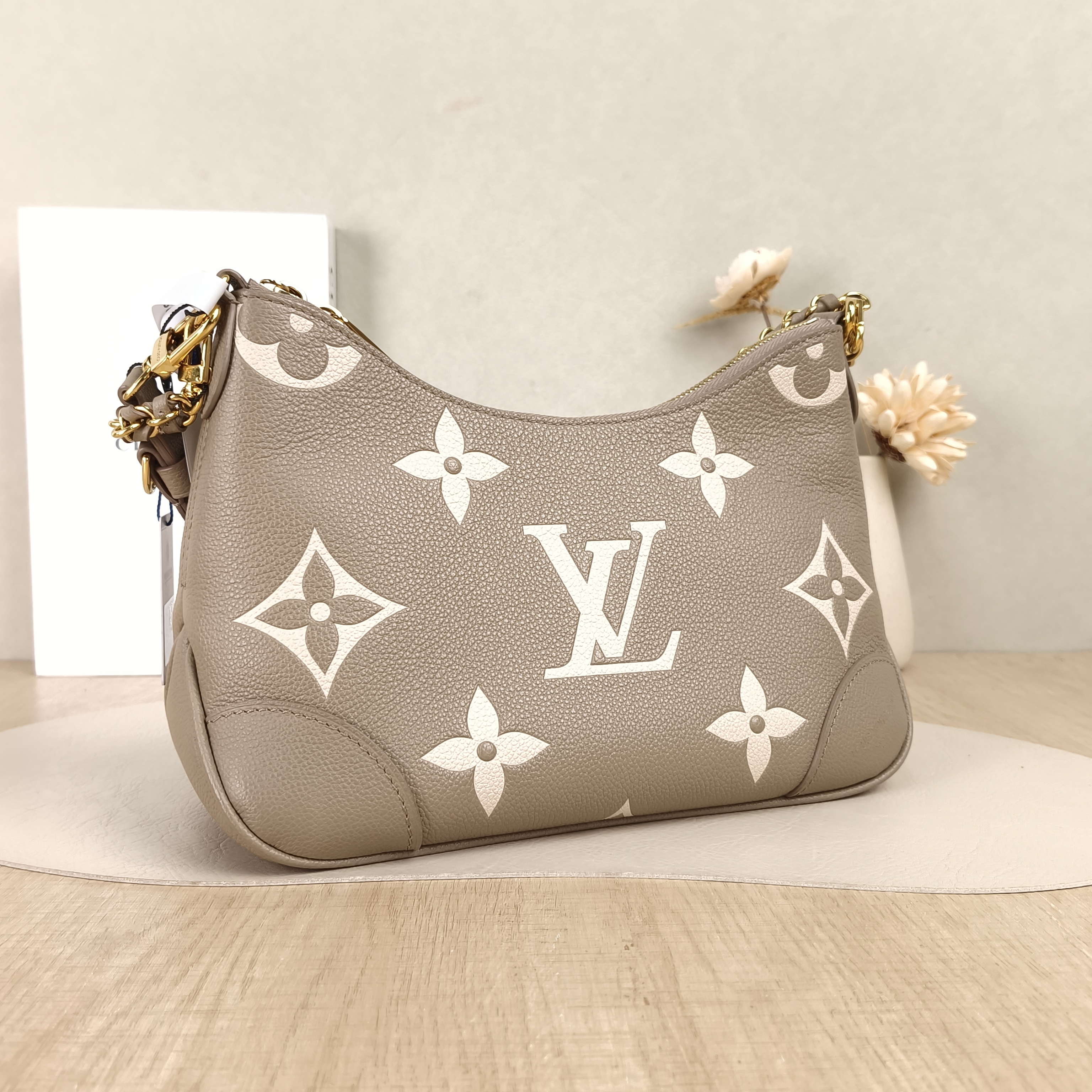 Louis Vuitton Crossbody Bag Boulogne Empreinte Embossed Calfskin Small26 × 9.5 × 16 cm — cover view 2 of 5