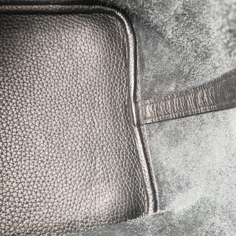 Hermès Top Handle Bag Picotin Lock 22 22 Black TC Calfskin Medium 22 × 18 × 21 cm x — detail view 1 of 11