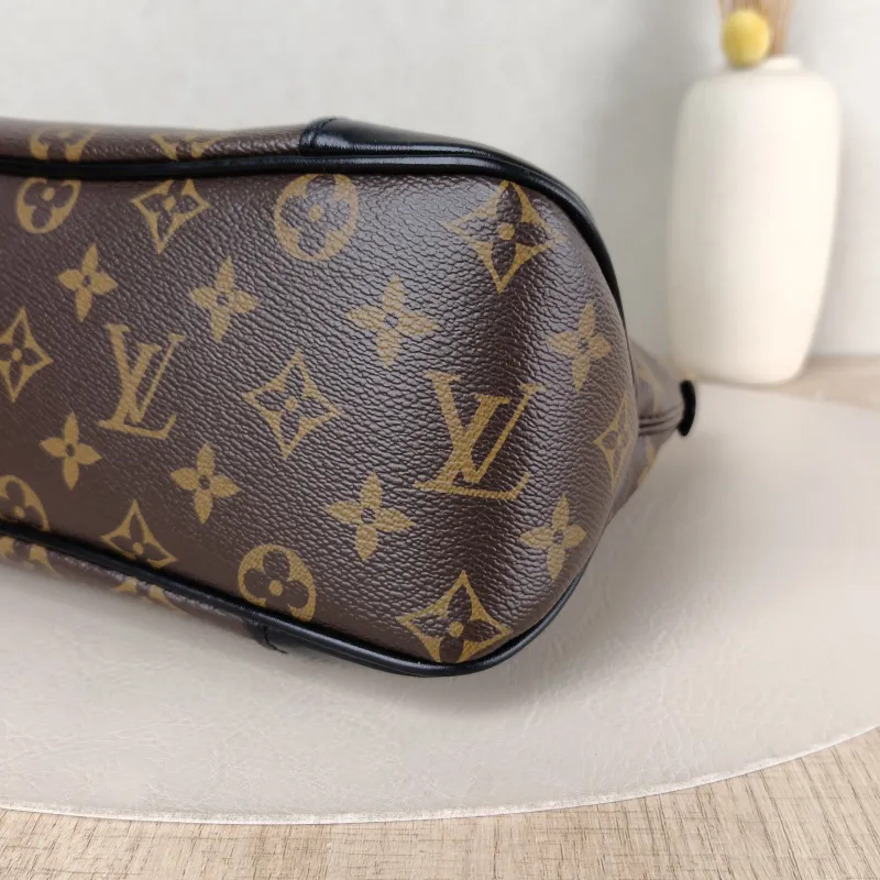 Louis Vuitton Crossbody Bag Boulogne PVC Small 26 × 9.5 × 16 cm — detail view 7 of 12