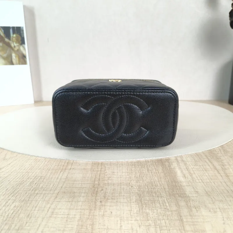 Chanel Crossbody Bag Edition Black Calfskin One Size16 × 8 × 9.5 cm — cover view 3 of 6
