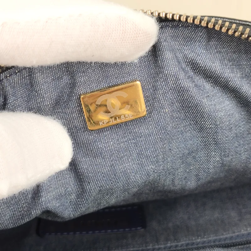 Chanel Shoulder Bag hobo Black Lambskin One Size34 × 7 × 23 cm — detail view 11 of 12