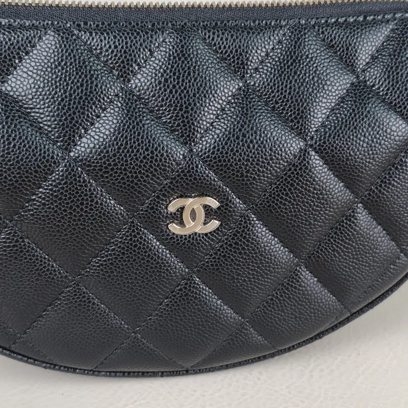 Chanel Crossbody Bag Top Handle Crossbody Bag Black Grained Calfskin 22 × 5.5 × 12 cm — detail view 11 of 12