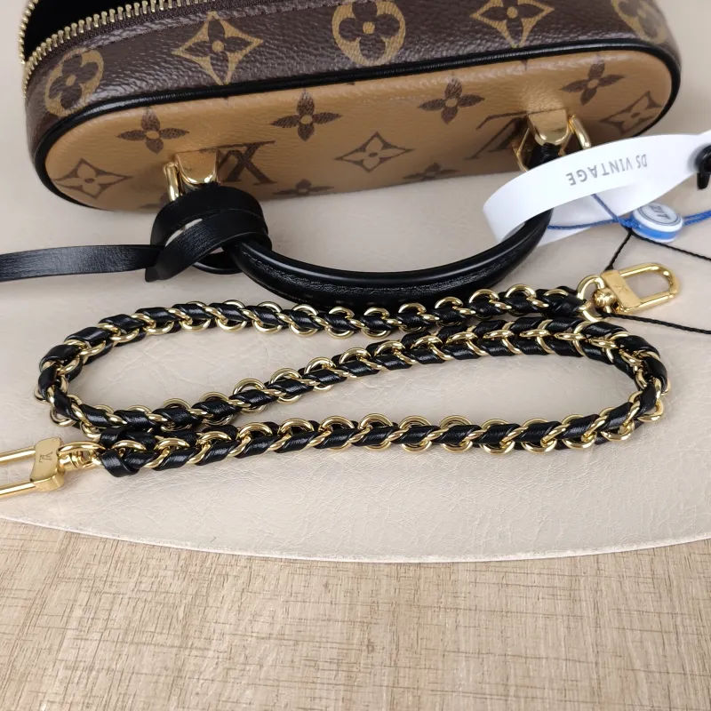 Louis Vuitton Shoulder Bag VANITY POUCH Cosmetic Bag Monogram PVC One Size19 × 6.5 × 11.5 cm — detail view 10 of 14