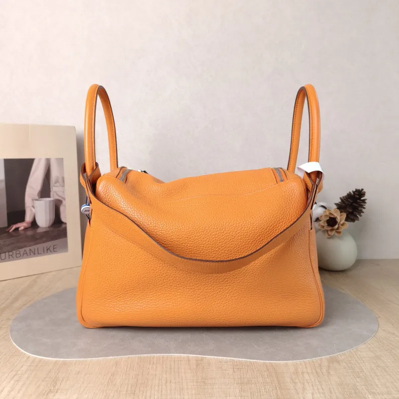 Hermès Crossbody Bag Lindy 30 Taurillon Clemence TC Calfskin 30 30 × 15 × 19 cm R — cover view 2 of 5