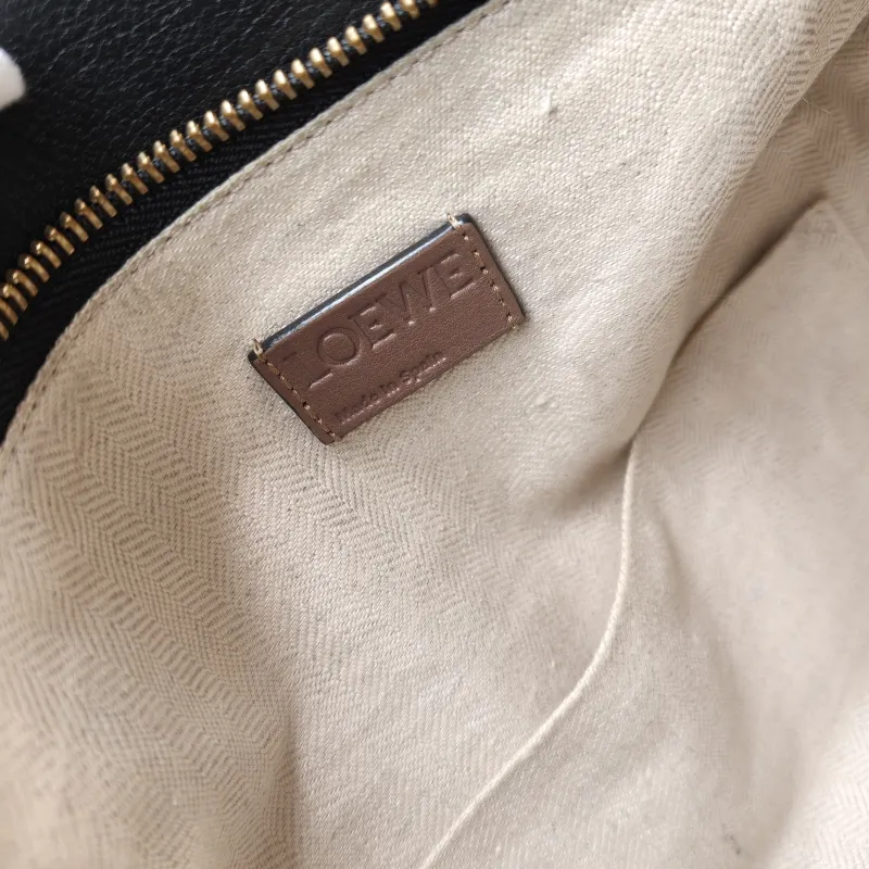 LOEWE Crossbody Bag Puzzle Brown Colorblock Calfskin Medium 29 × 14 × 19.5 cm — detail view 10 of 14