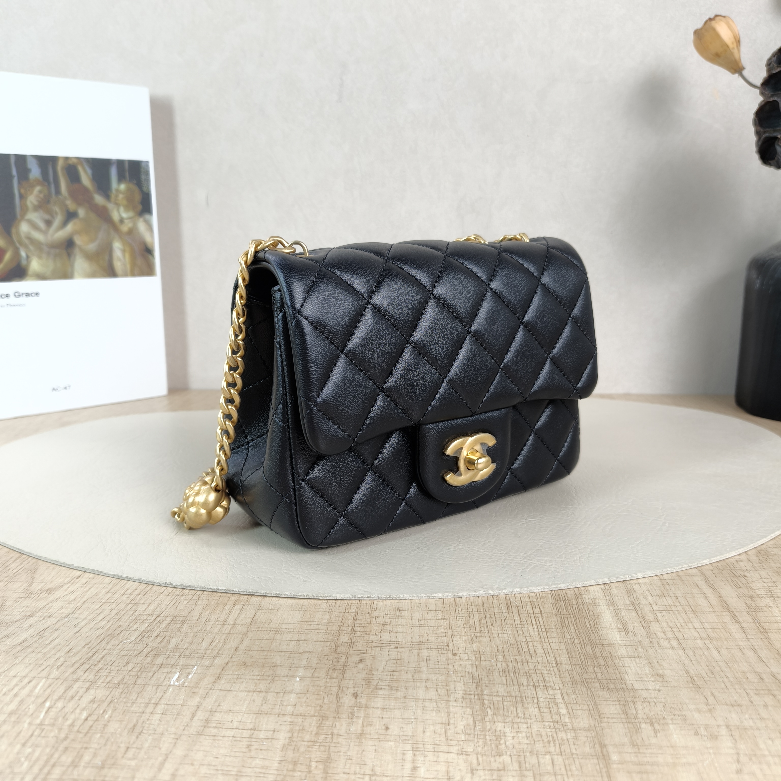 Chanel Crossbody Bag Black Lambskinmini17 × 8 × 12 cm — cover view 3 of 6