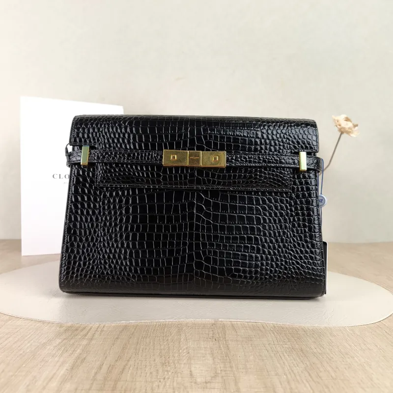 SAINT LAURENT Shoulder Bag MANHATTAN Black Calfskin Medium29 × 7.5 × 20 cm