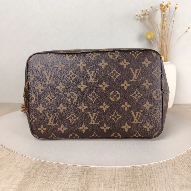 Louis Vuitton Shoulder Bag NÉONOÉ Bucket Bag PVC Medium 26 × 17.5 × 26 cm — cover view 5 of 5