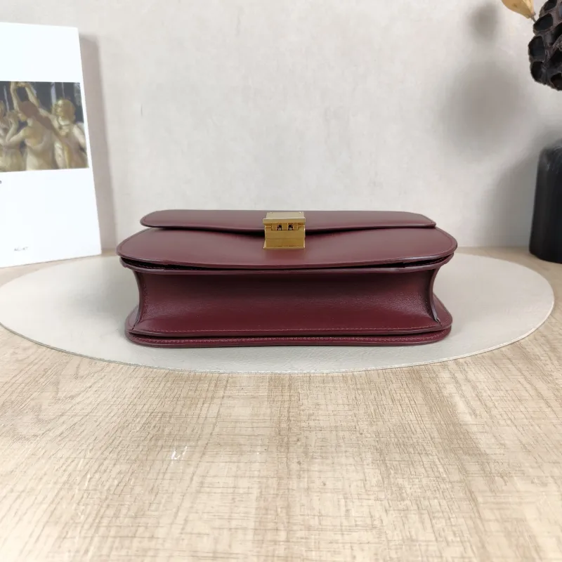 CELINE Crossbody Bag Classic Box Red Calfskin Medium24 × 7 × 18 cm — cover view 5 of 6
