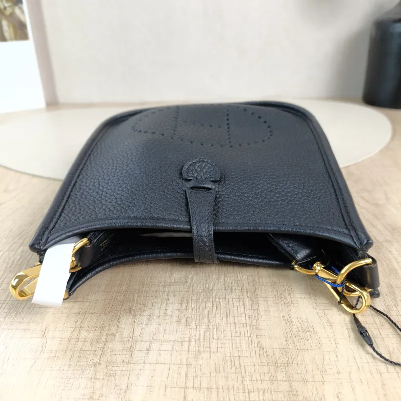 Hermès Crossbody Bag Evelyne Mini 16 Mini 16 Black Taurillon Clemence TC Calfskin Mini 17 × 5.5 × 18 cm Y — detail view 8 of 11