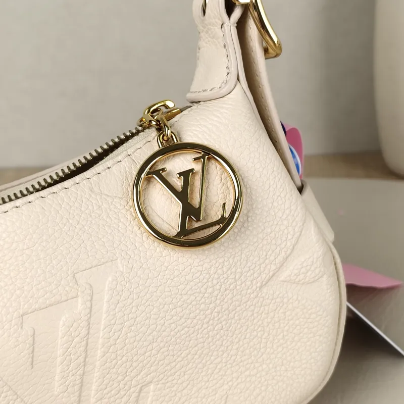 Louis Vuitton Shoulder Bag Moon White Calfskinmini20.5 × 5 × 11 cm — detail view 2 of 11