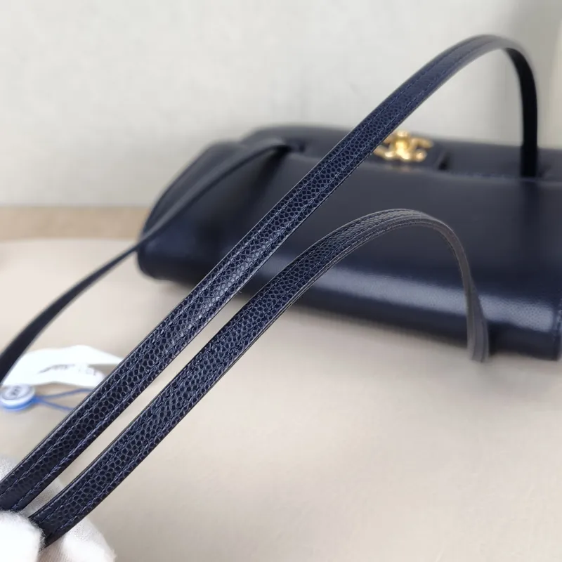 Chanel Shoulder Bag 26p preppy coco Navy Grained Calfskin Small 22 × 7 × 15 cm — detail view 5 of 12